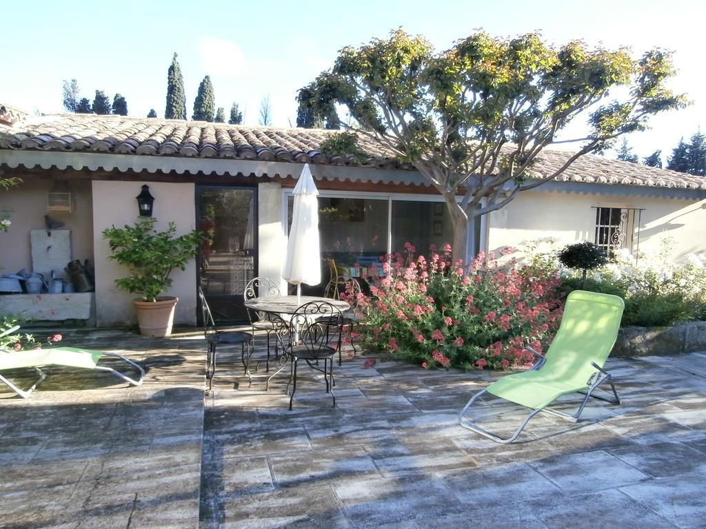 Les Grands Pins Villa Saint-Andiol Екстериор снимка